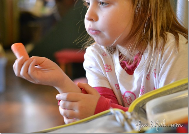 hands iso 1600 f 3.5 1-20