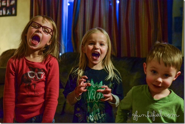 loud iso 3200 f3.2 1-100